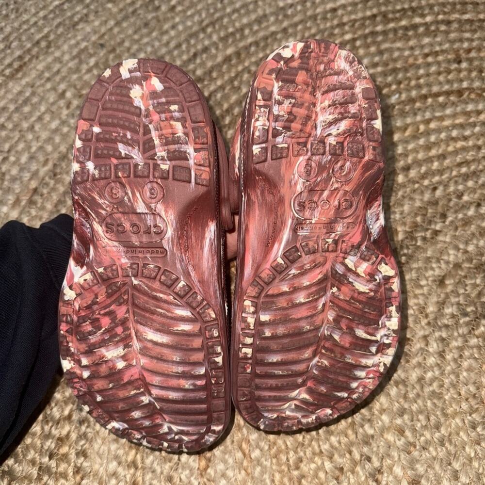 Crocs marbled dark clay women’s size 8/ men’s size 6 - Picture 4 of 5